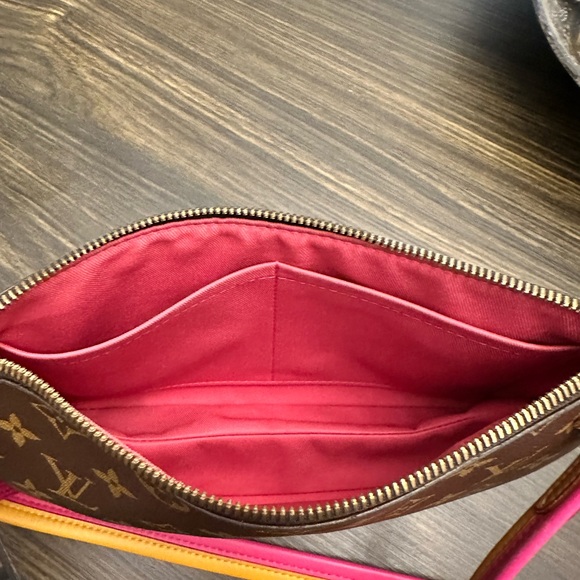 Louis Vuitton Monogram Lorette - Picture 6 of 12